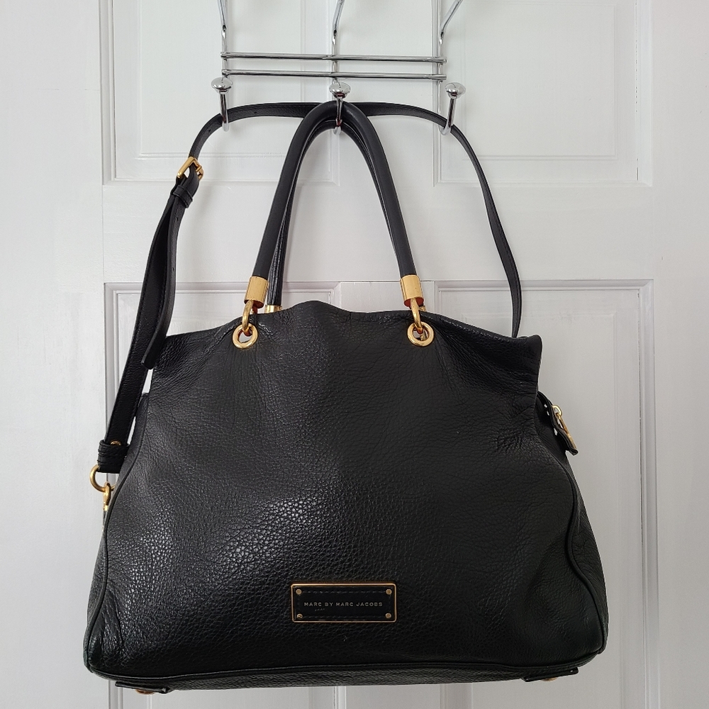 Marc by Marc Jacob's Black crossbody Too Hot to Handle Satchel Leather Purse